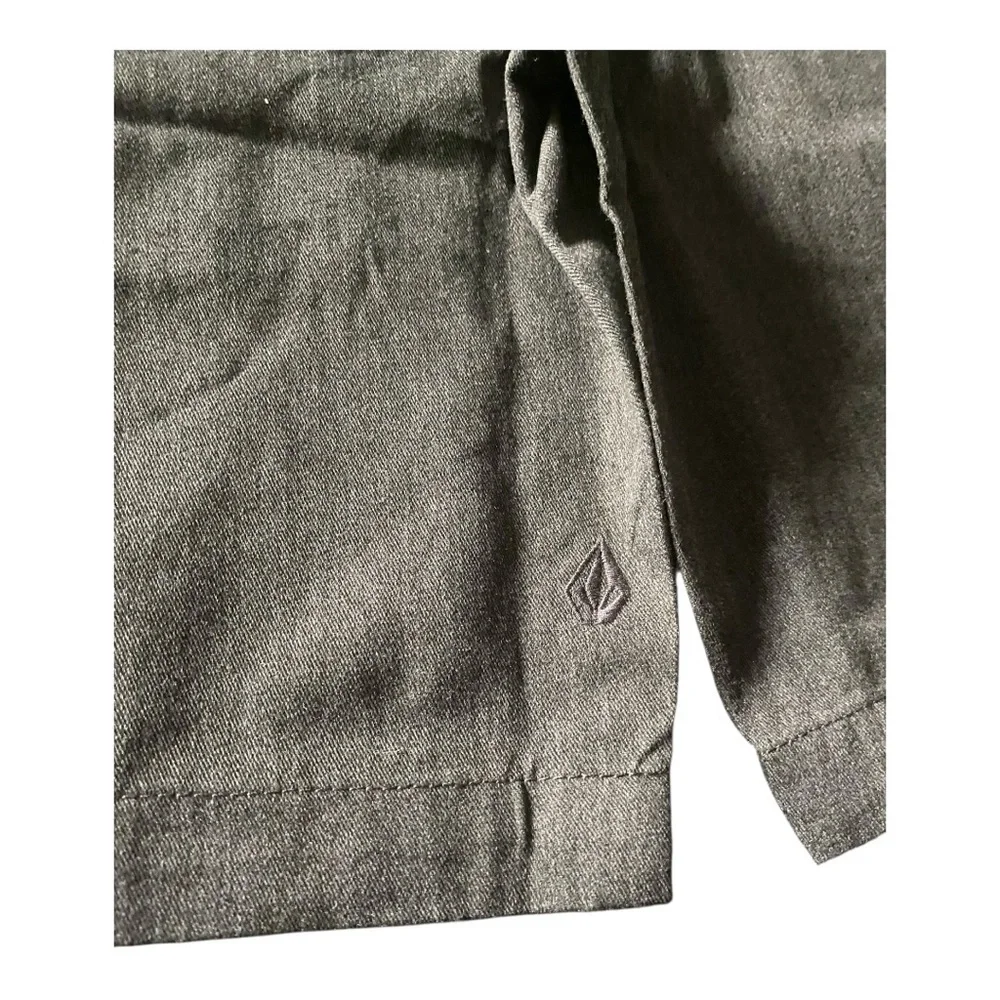 Volcom nwt boys